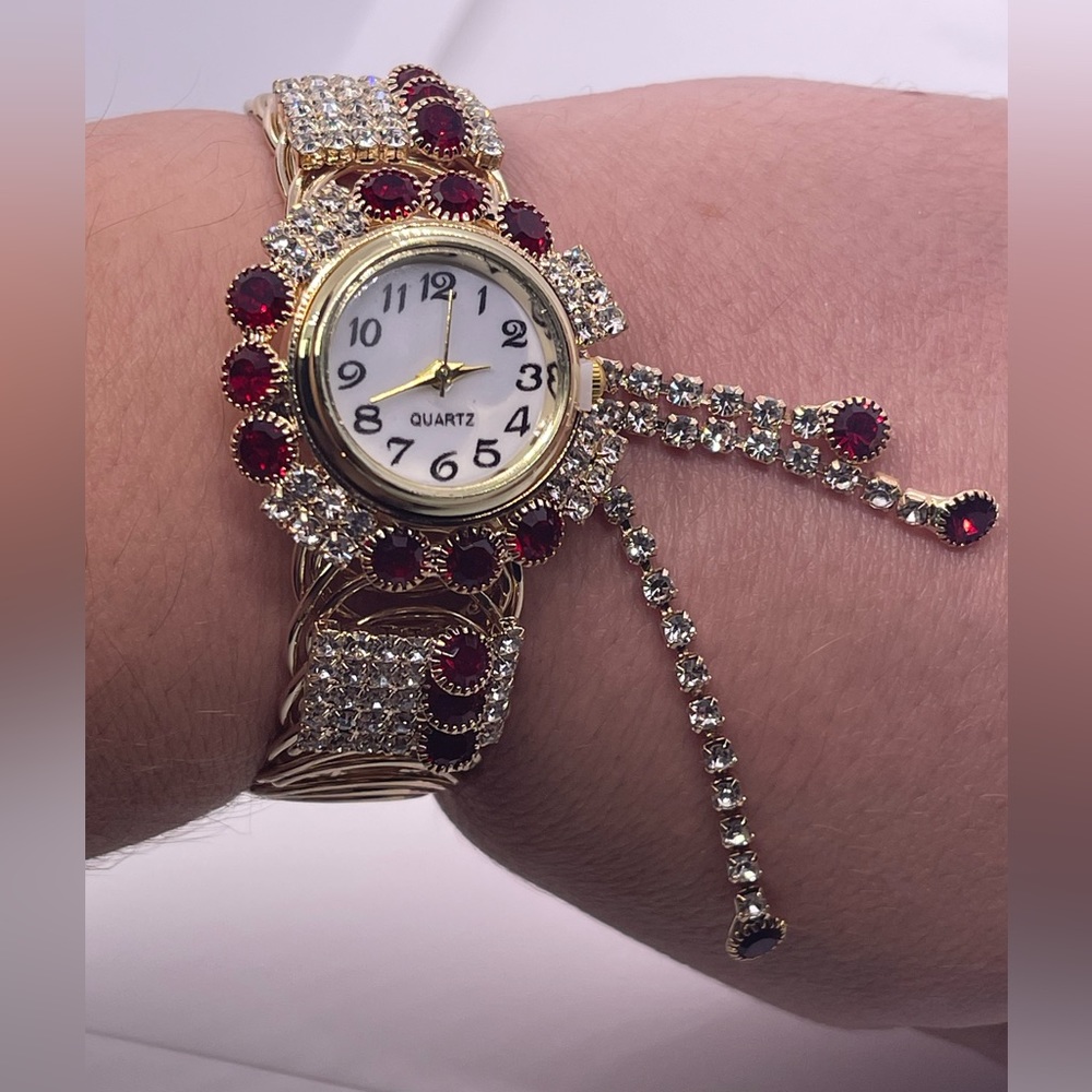 New fashion bracelet watch